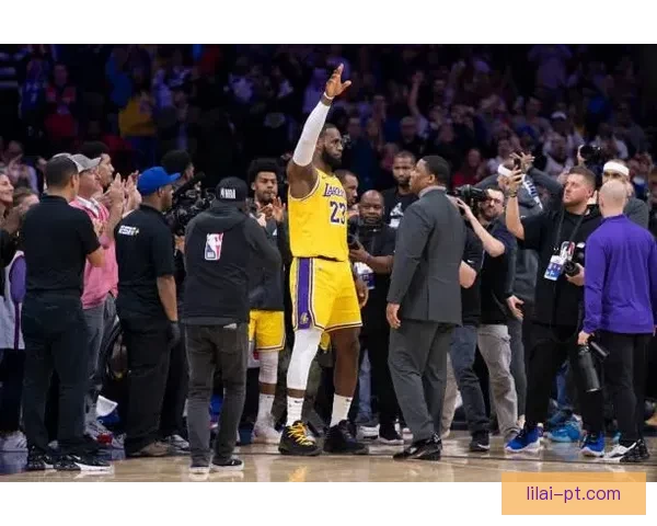 詹姆斯1229胜超越贾巴尔登顶历史第一四旬不老传奇续写辉煌新篇章